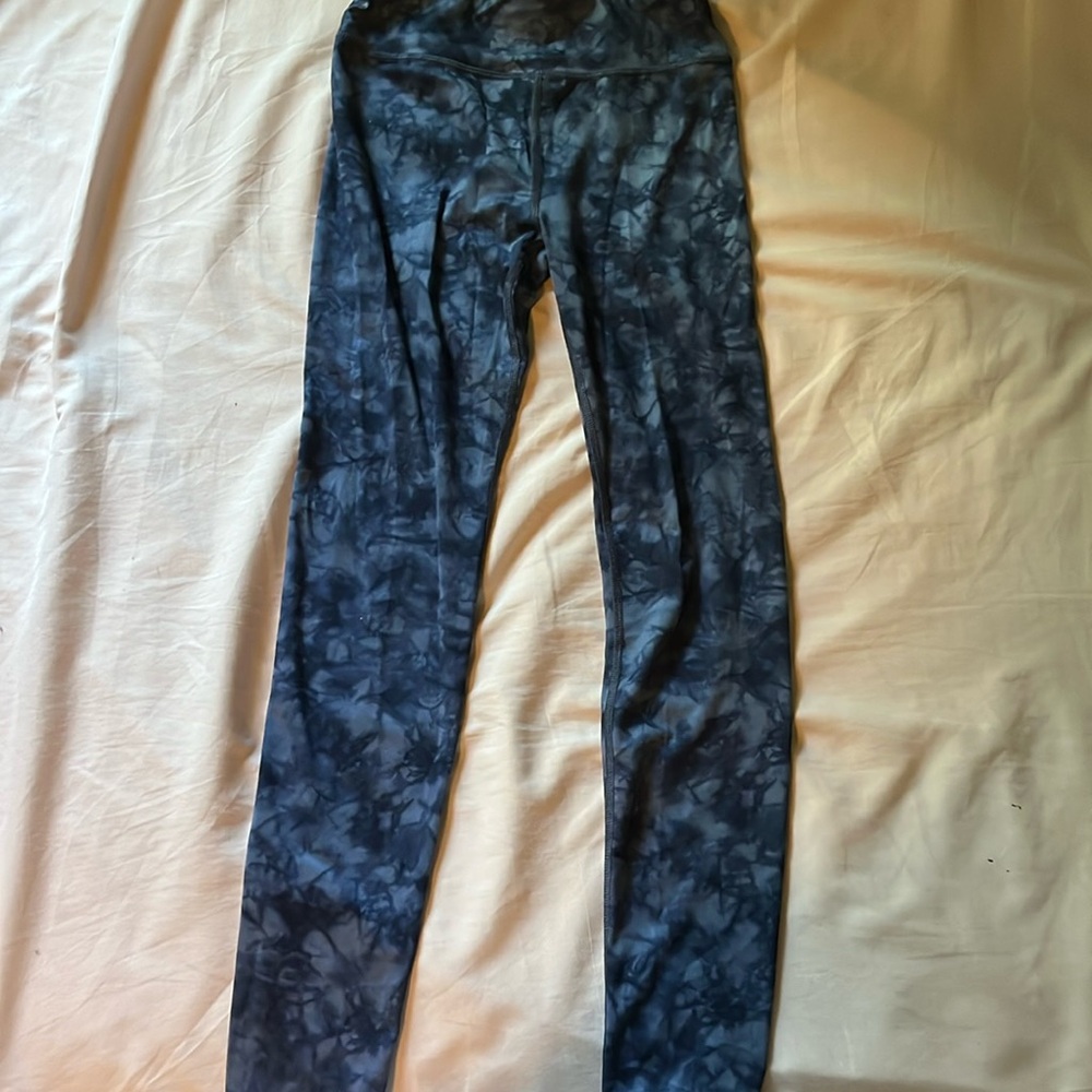 Athleta girls chit chat leggings!! 💙👖